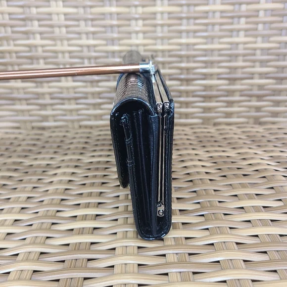 Silverlake Black Leather Crocodile Embossed Wallet Clutch Silver Buckle Accent - Picture 8 of 16